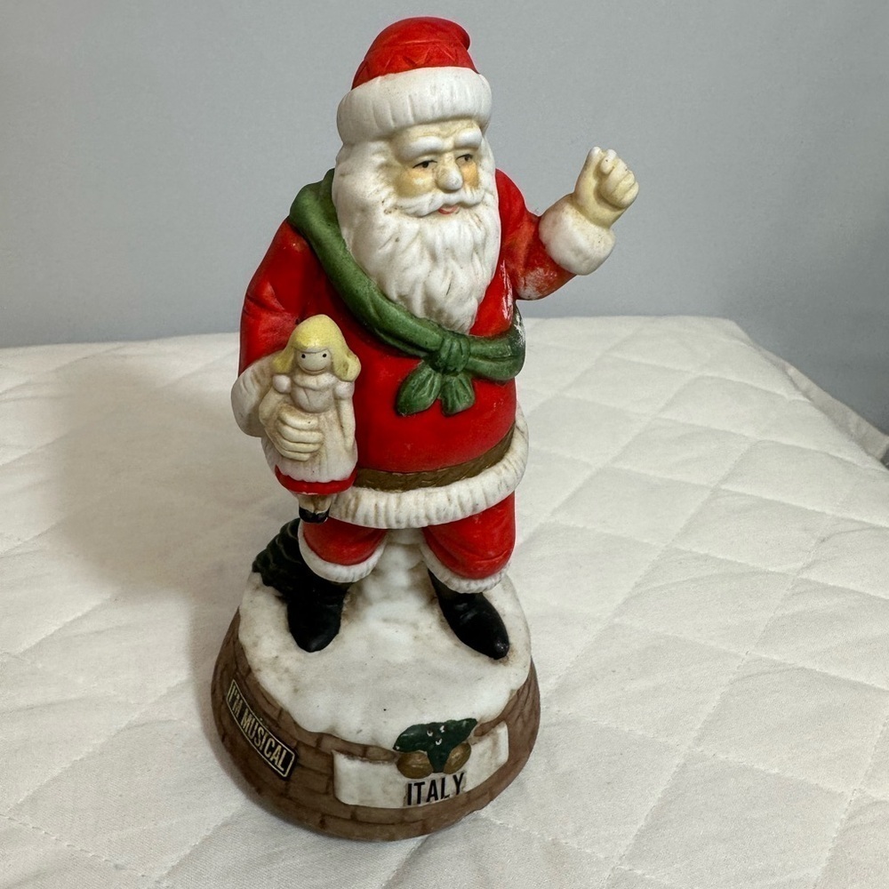 Christmas Vintage Santa Figurine Musical Italy Works Perfect